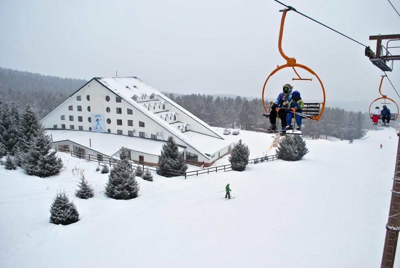 Kapriz Karakol Hotel Bagian luar foto