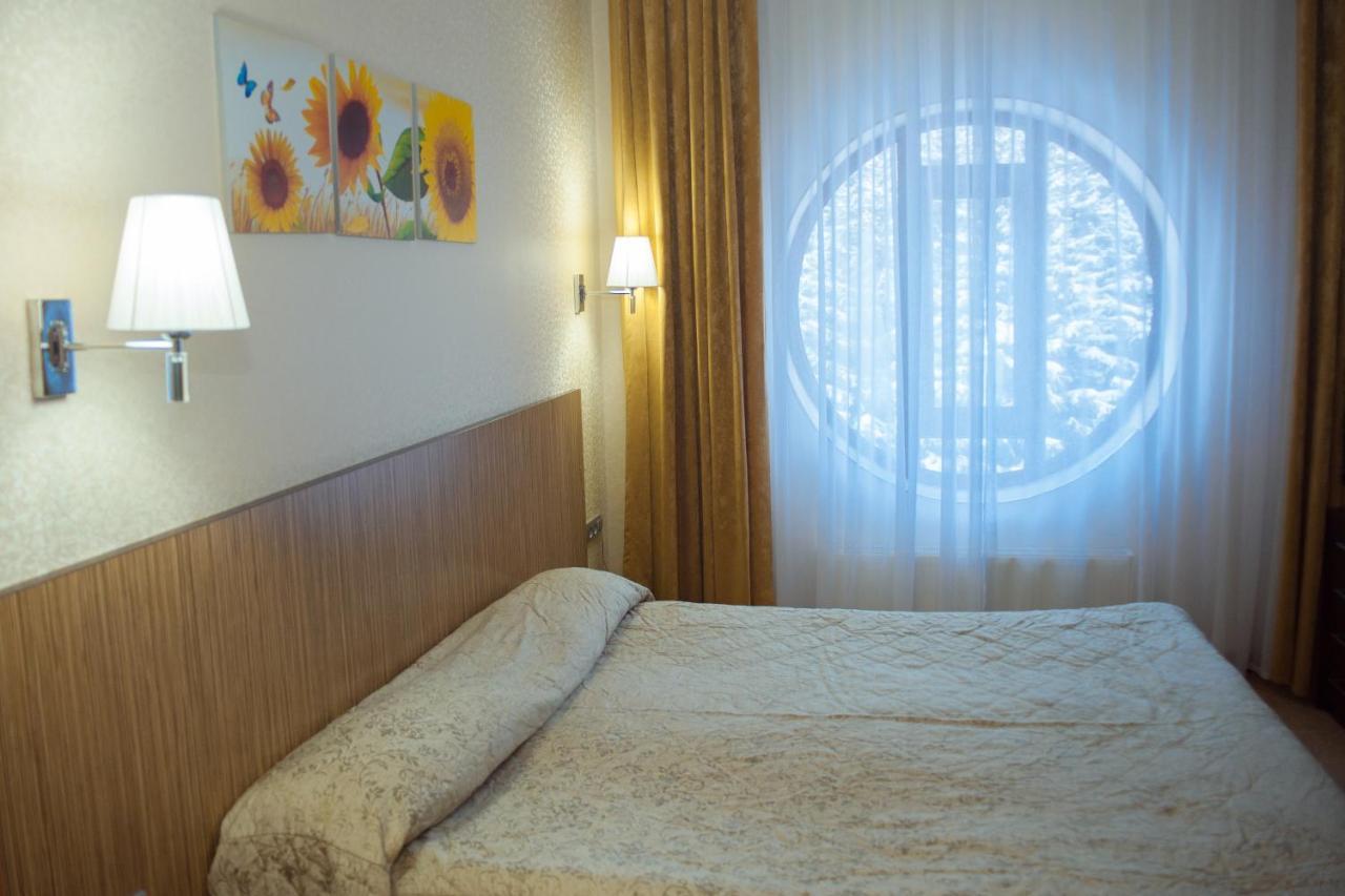 Kapriz Karakol Hotel Bagian luar foto
