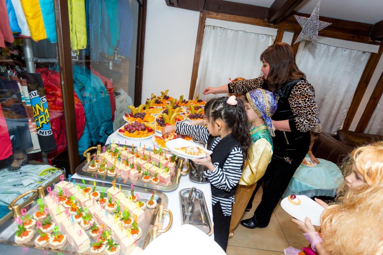 Kapriz Karakol Hotel Bagian luar foto