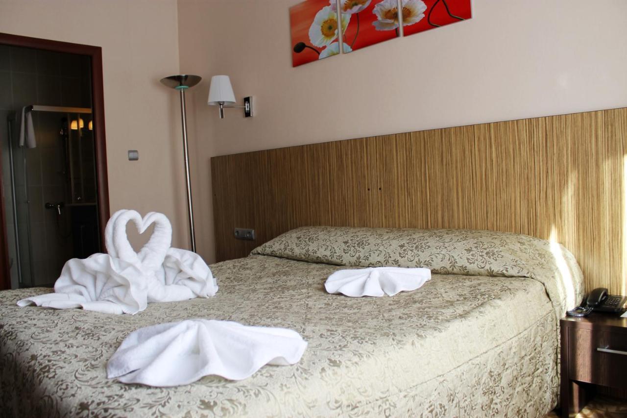 Kapriz Karakol Hotel Bagian luar foto