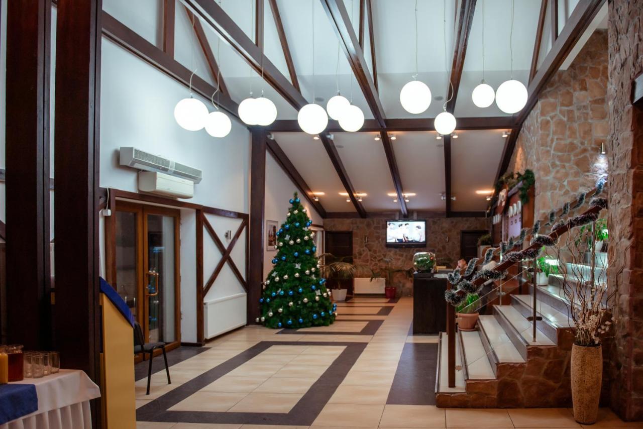 Kapriz Karakol Hotel Bagian luar foto