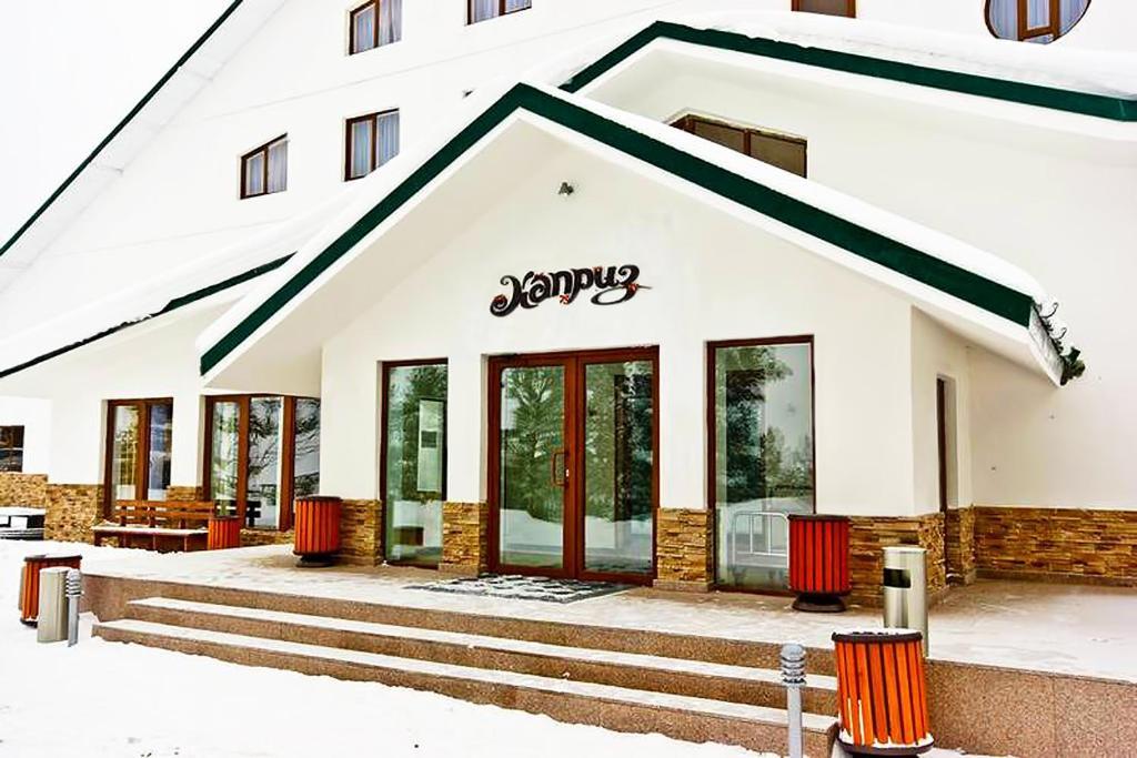 Kapriz Karakol Hotel Bagian luar foto